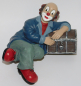 Preview: Gilde Figur Clown mit Truhe Das Schätzchen Kantenhocker 11x8,5 H9cm