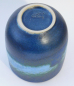 Preview: Kleine Studiokeramik Vase Claudia Craemer Fischerhude grün-blau 8,5cm (N)