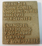 Kleine Bronze Plakette Relief Herbergsuche Wer öffnet ? Egino Weinert 5,5x4,5cm