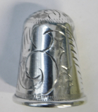 Kleiner Fingerhut Silber 925 feines Gravurmuster  (N)