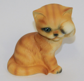 Porzellanfigur sitzende Katze Bisquit rot-orange Goebel Nr. 31 028 11,5cm #b (N)