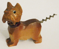 Holzfigur Hund Terrier mit Korkenzieher und Ausgießer 8x3 H9,5cm (N)