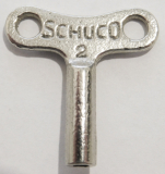Alter Schlüssel Schuco 2 für Blechspielzeug Auto Motorrad Bus ? ca. 2,8x2,8cm