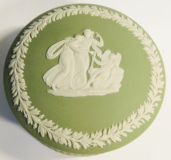 Kleine Deckeldose Wedgwood grün Pillendose Schmuckdose Ø6,5cm (N)