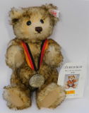 Original Steiff Teddy Deutschlandbär Heidelberg Nr. 671135 Knopf Fähnchen 22cm (N)