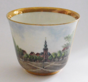 Große alte Andenken Tasse vor 1900 handbemalt Kirche Kirchplatz Ort ?