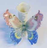 Porzellanfigur bunter Schmetterling mit Vase ENS grüne Mühlenmarke 12x10cm #41 (N)