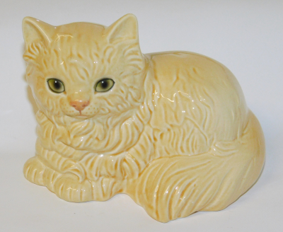 Porzellanfigur Katze cremefarben Goebel Nr. 31 034 09 13x9cm H9cm #1230 (N)