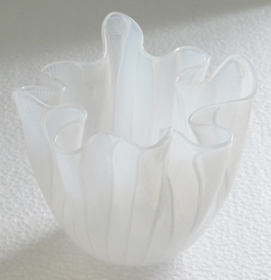 Fazzoletto Taschentuch Vase Venini Murano Zanfirico klar-weiß signiert 10cm