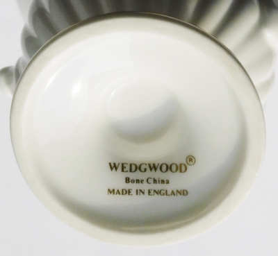 Vase Wedgwood Swallow Schwalbe Bone China 8,5cm  (N)