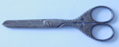 Alte Schere Kreuzschere Klosterschere 16cm