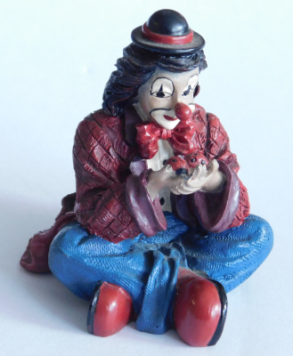 Original Gilde Figur Clown mit 2 Marienkäfern sitzend 5cm