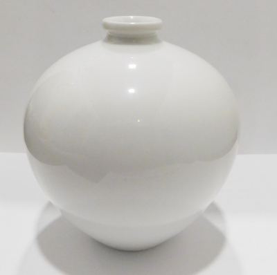 Vase bauchige Form klassisch weiß KPM Berlin I. Wahl 10,5cm